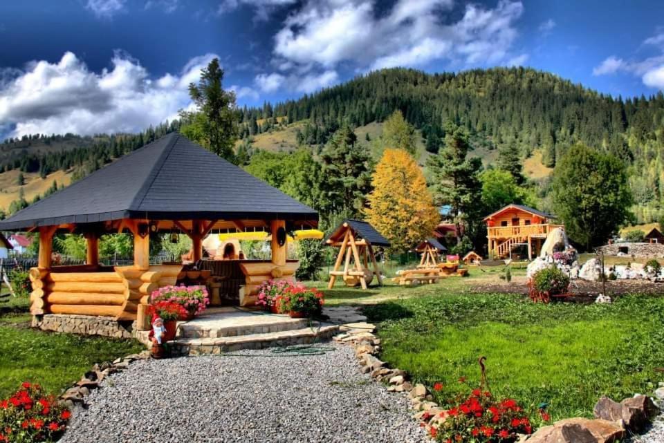 Готель Casa Baciu Фунду-Молдовей Екстер'єр фото